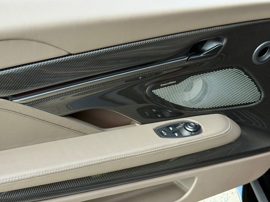 New 2025 Aston Martin Vanquish image 26