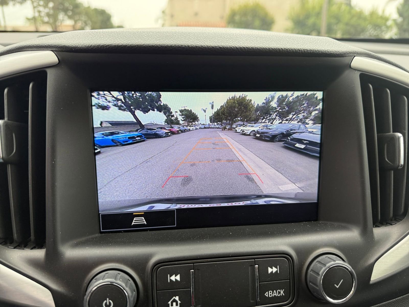 Used 2024 GMC Terrain SLT image 17