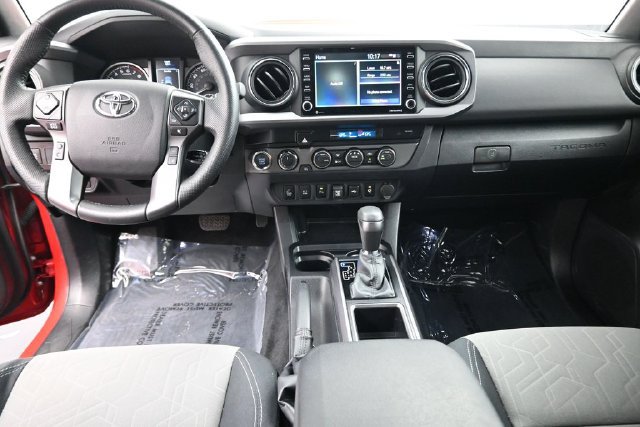 Used 2022 Toyota Tacoma TRD Sport AWD/4WD image 15