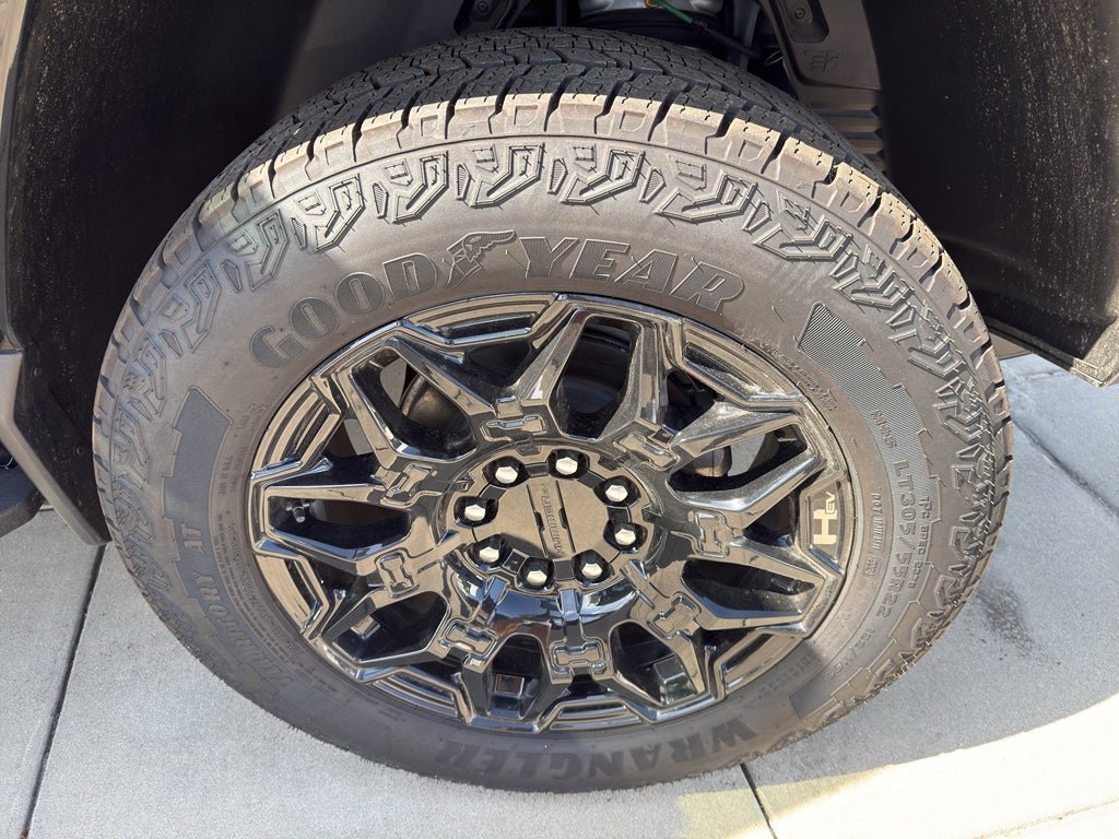 New 2025 GMC Hummer EV 2X image 32