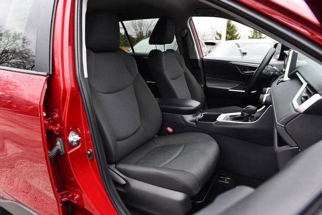 Used 2025 Toyota RAV4 XLE image 20