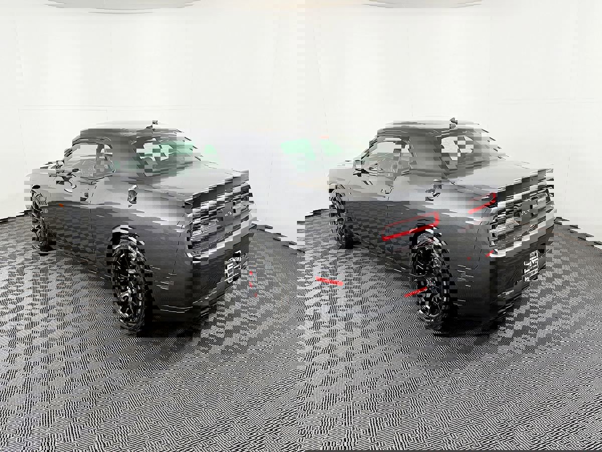 Used 2015 Dodge Challenger SRT Hellcat image 11