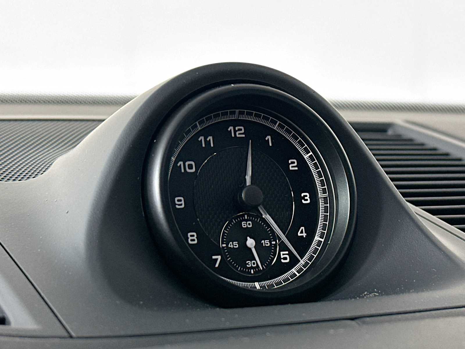 New 2025 Porsche Macan image 16