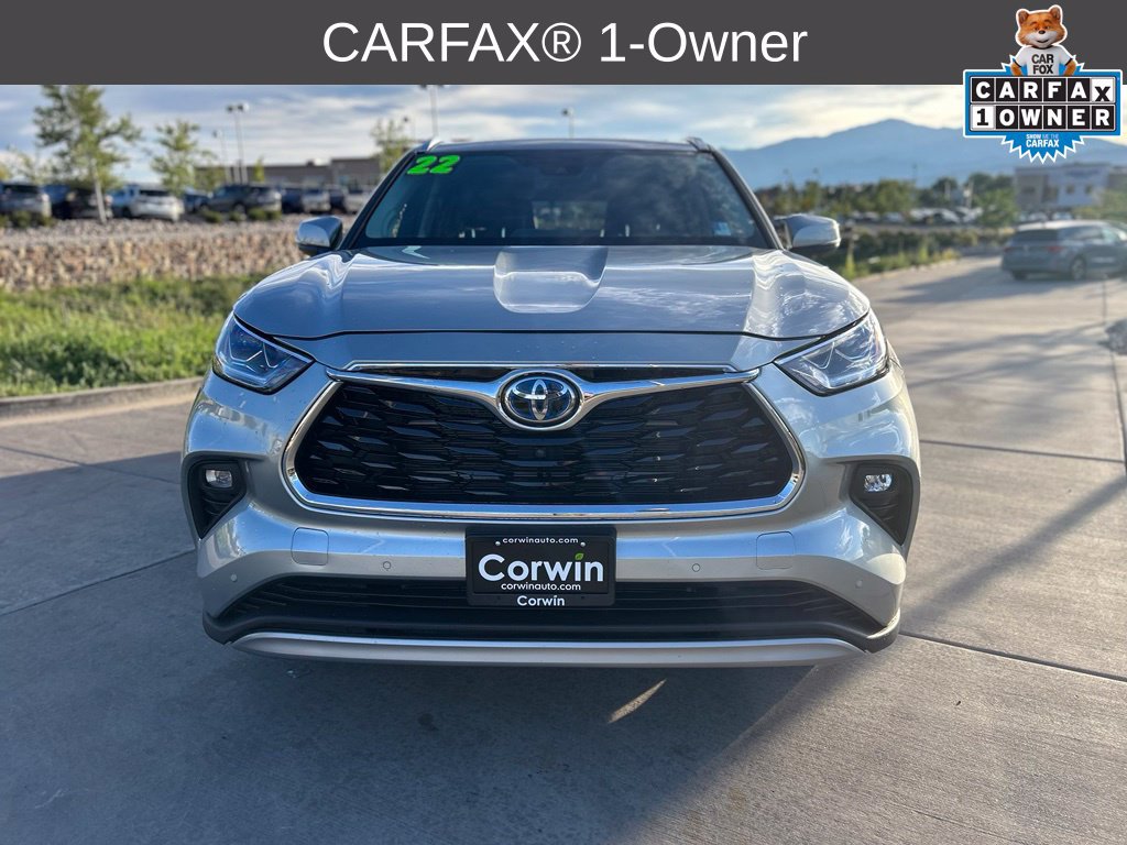 Used 2022 Toyota Highlander Platinum AWD/4WD image 2