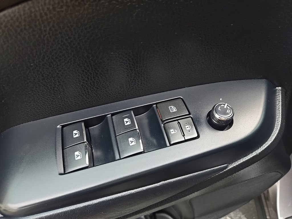 Used 2017 Toyota Highlander Limited Platinum AWD/4WD image 31