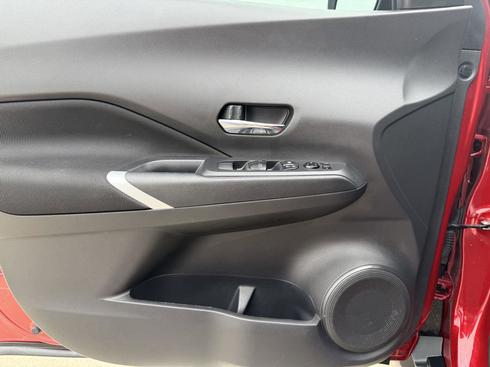 Used 2023 Nissan Kicks SV image 12