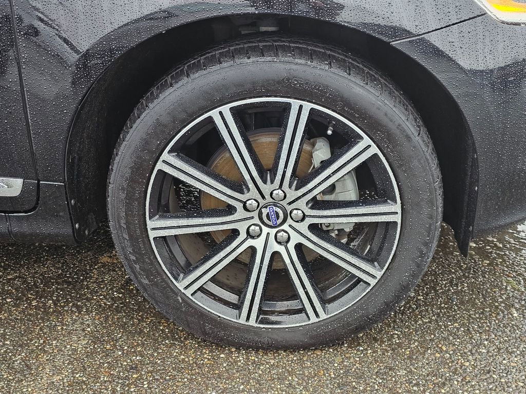 Used 2015 Volvo XC60 T5 Premier w/ Proximity Package image 10