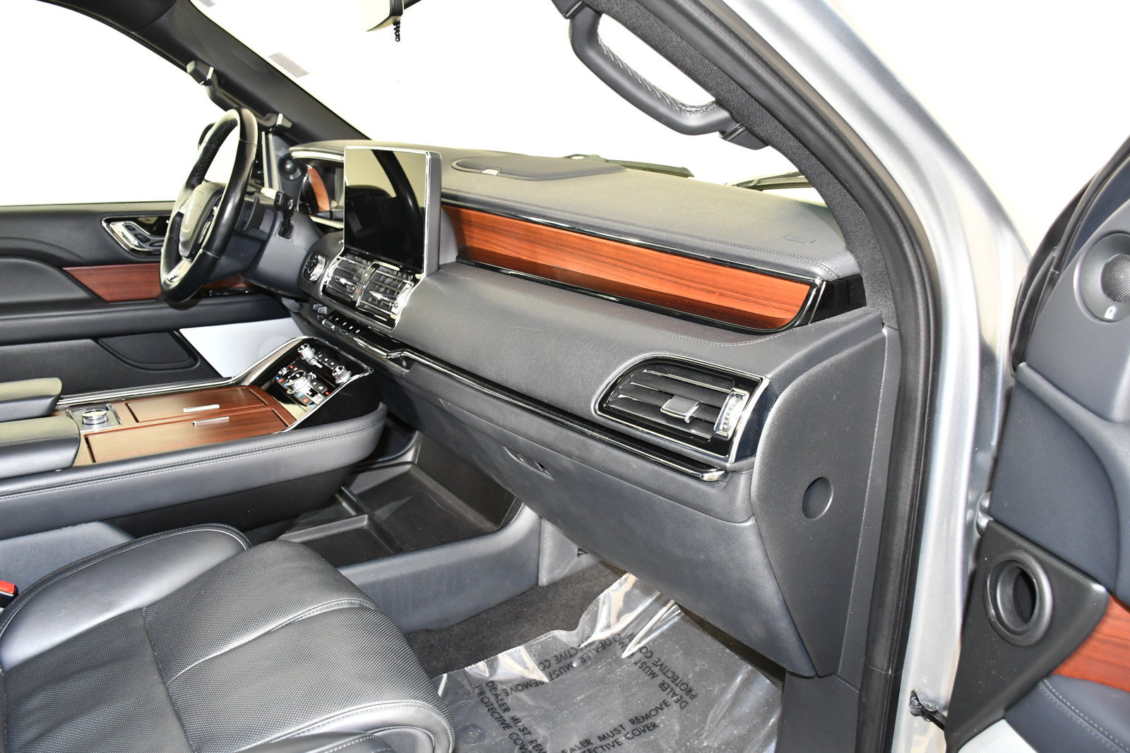 Used 2023 Lincoln Navigator L Reserve AWD/4WD image 46