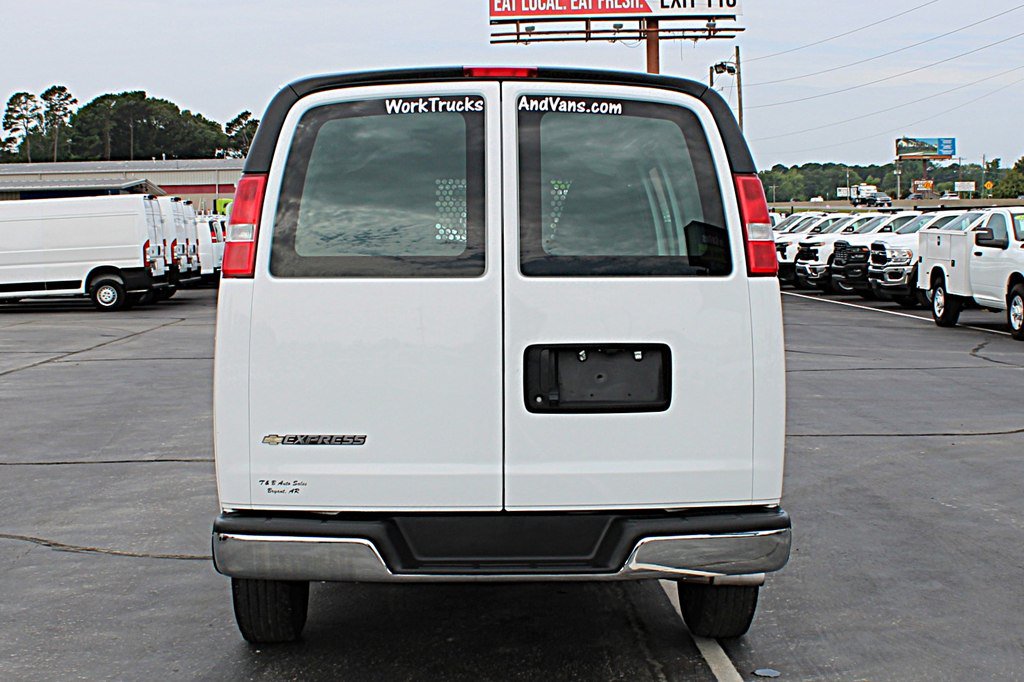Used 2025 Chevrolet Express 2500 w/ Driver Convenience Package RWD image 14