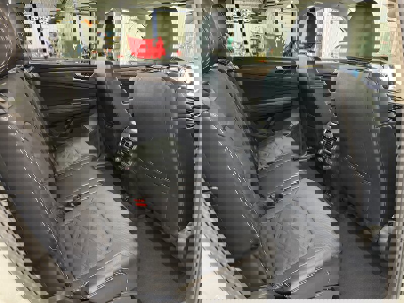 Used 2024 Volkswagen Atlas SE image 13