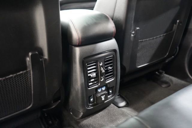 Used 2022 Dodge Durango R/T w/ Blacktop Package AWD/4WD image 31