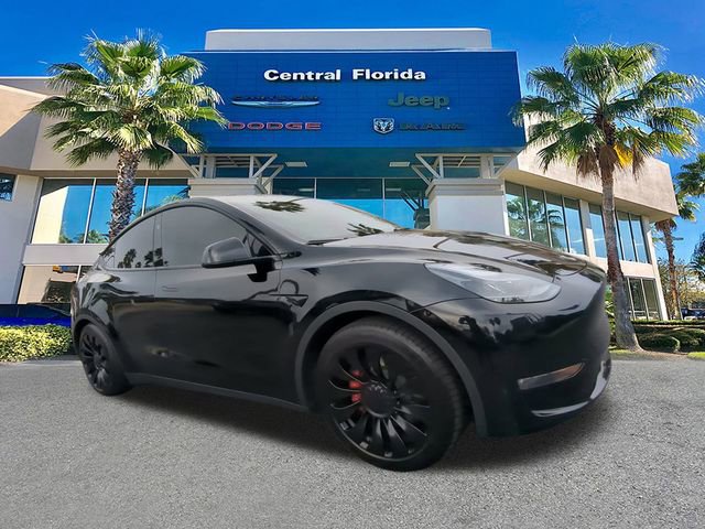 Used 2025 Tesla Model Y Performance image 2