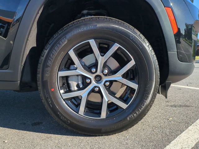 New 2025 Jeep Grand Cherokee Limited w/ Trailer Tow Package image 11