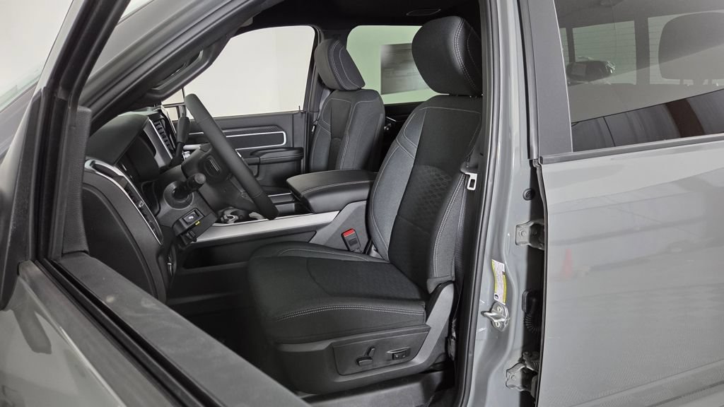 New 2026 RAM 2500 Big Horn AWD/4WD image 13