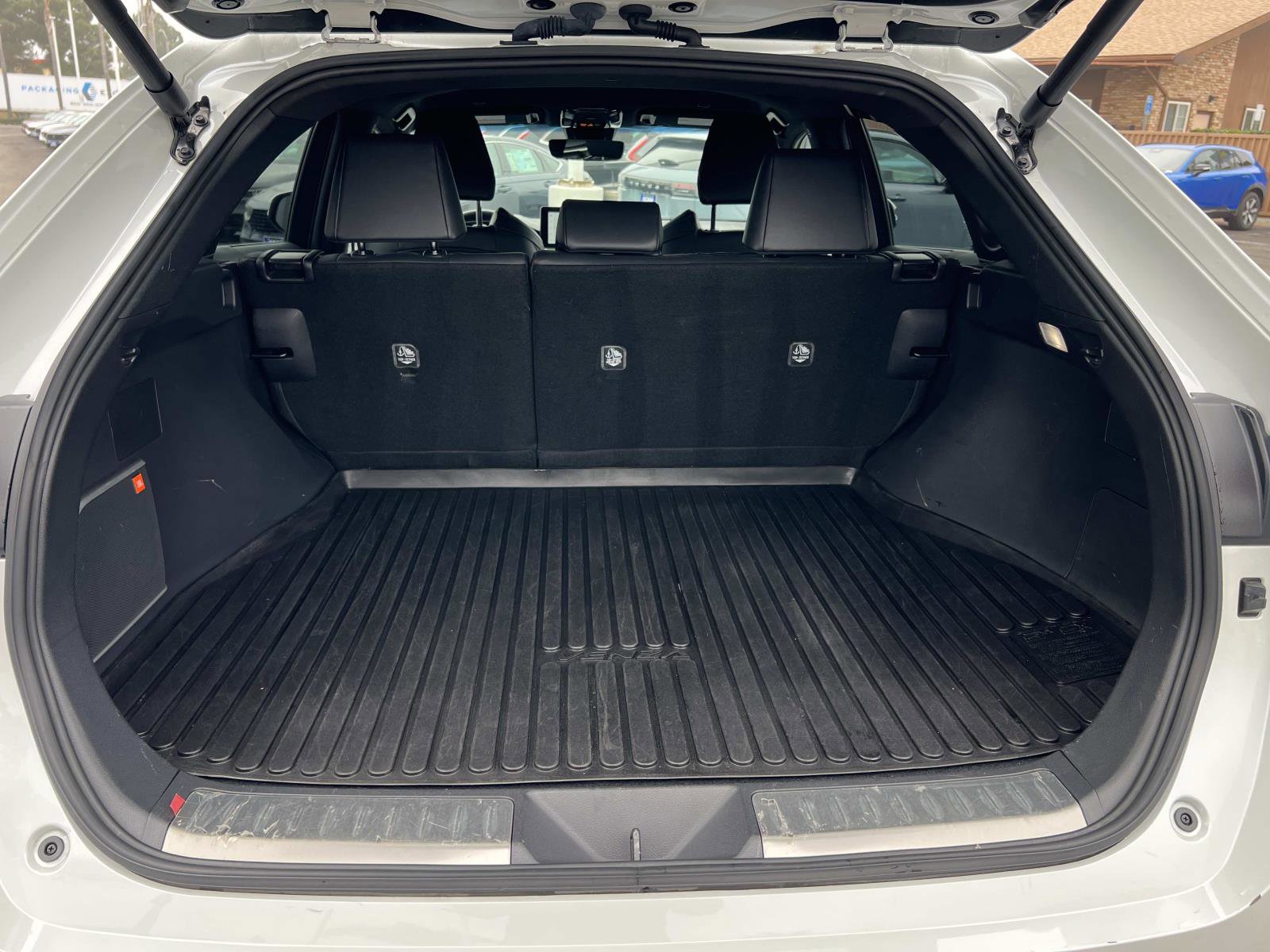 Used 2024 Toyota Venza XLE image 24