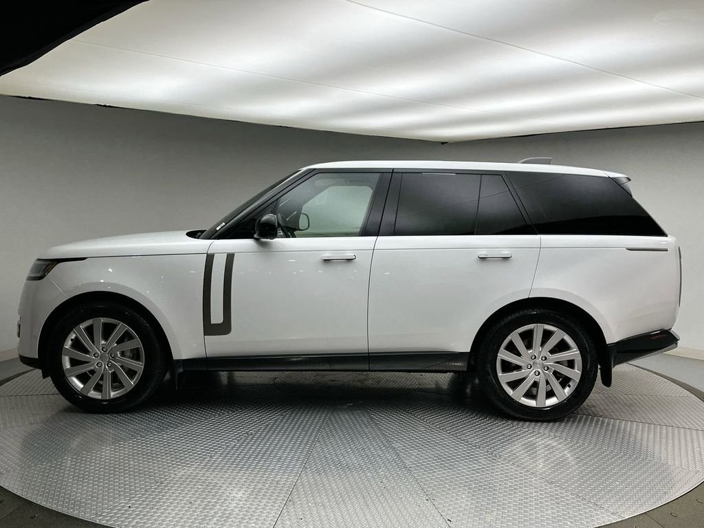 Certified 2023 Land Rover Range Rover SE image 10