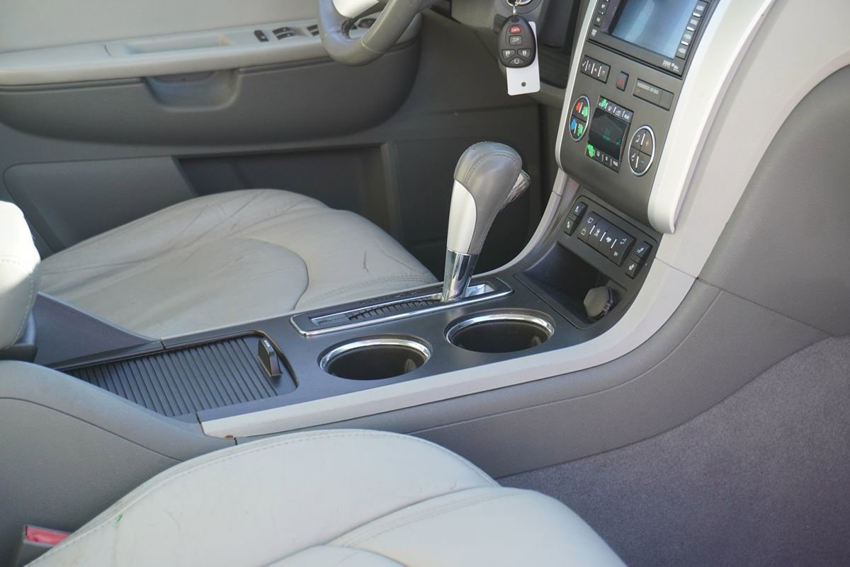Used 2011 Chevrolet Traverse LT w/ Personal Connectivity Package image 16
