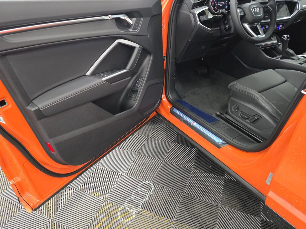 New 2025 Audi Q3 2.0T Premium image 23