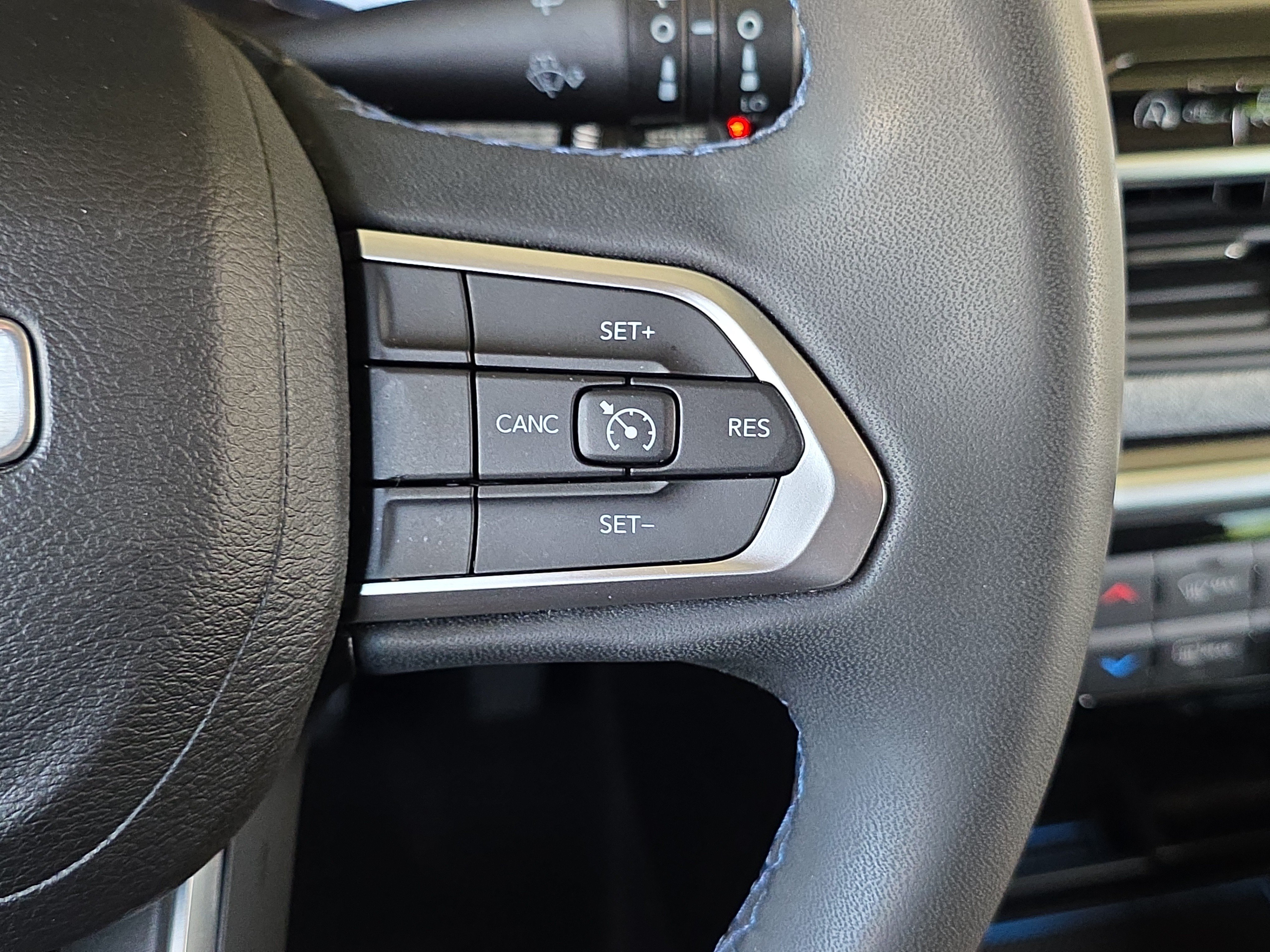Used 2022 Jeep Compass Latitude FWD image 13