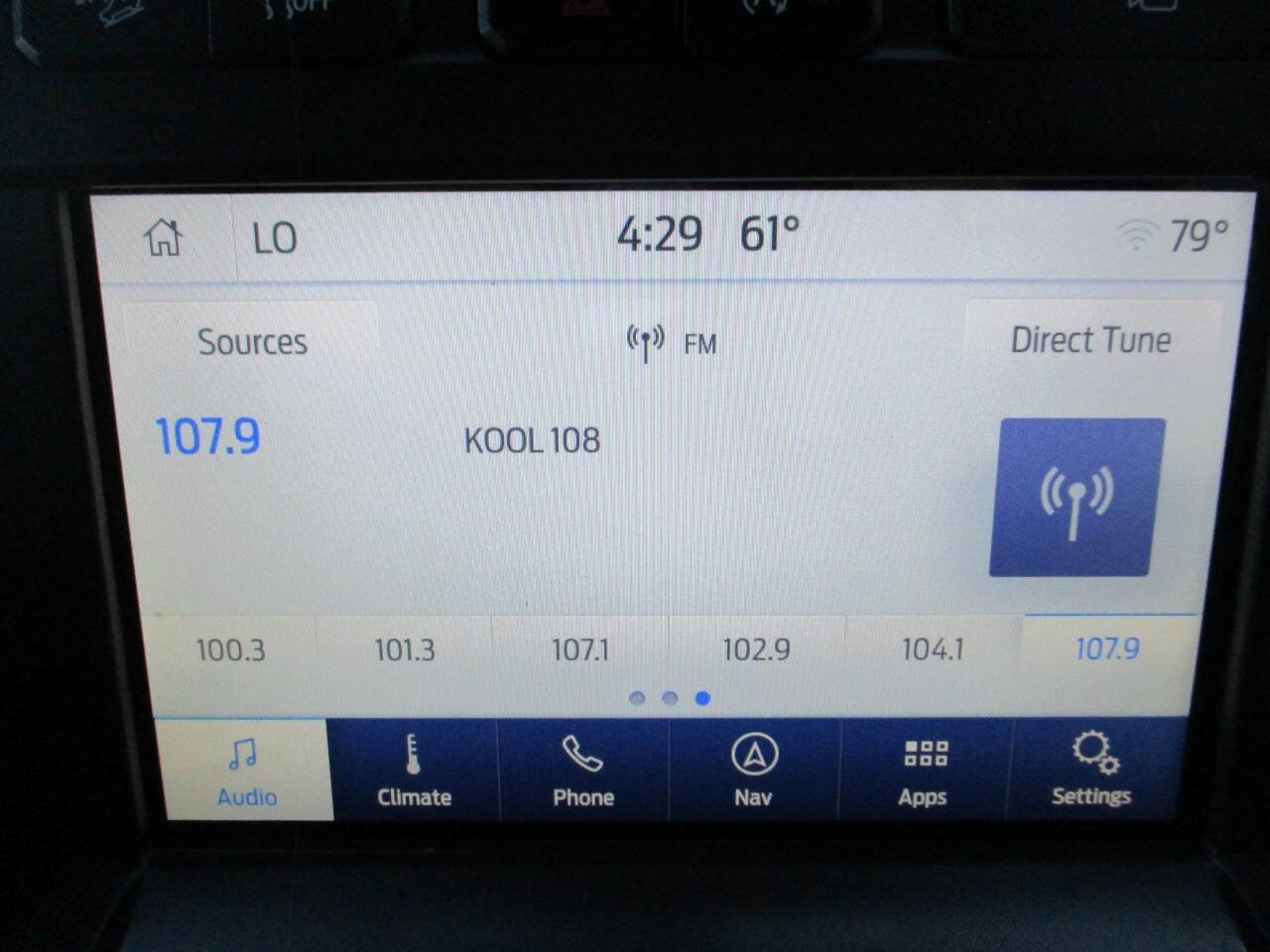 Used 2015 Ford F150 Lariat image 34