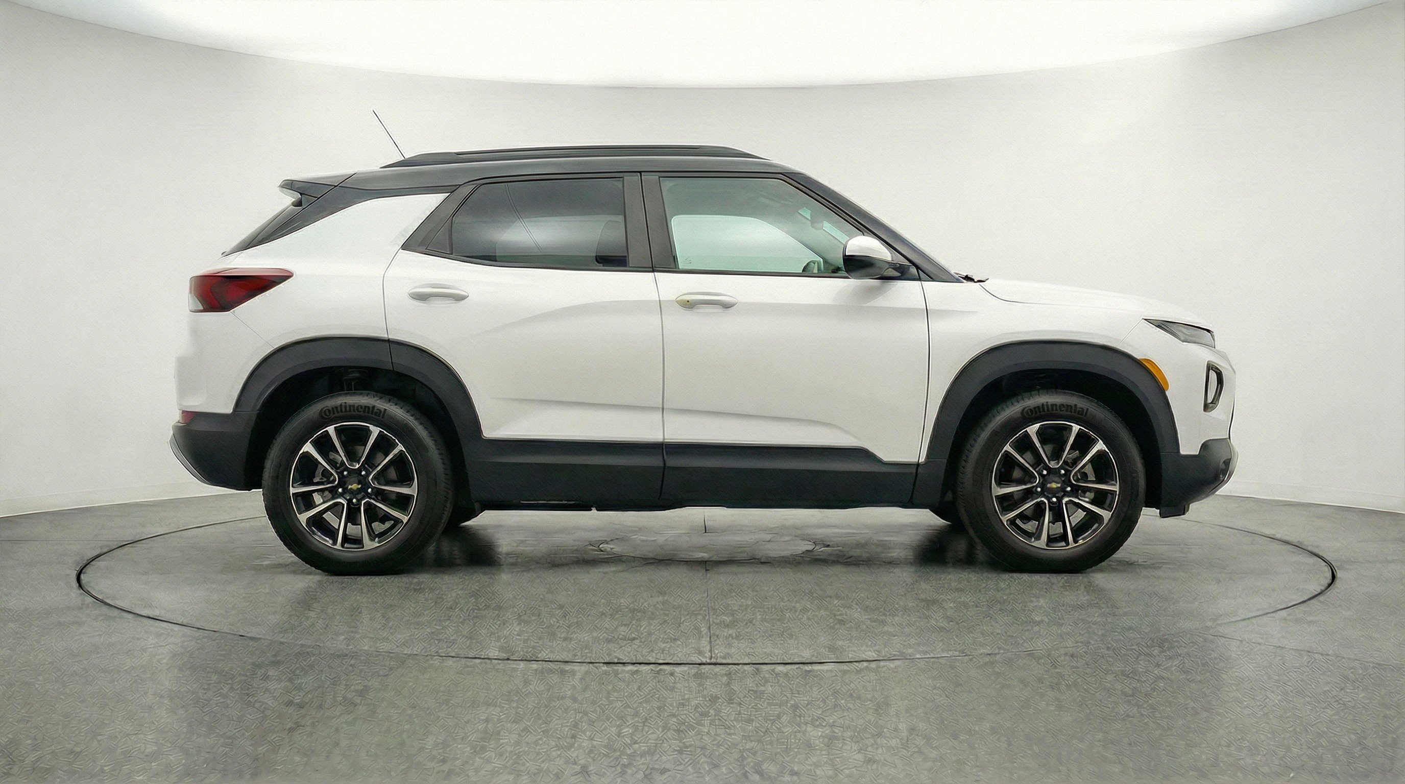 Used 2025 Chevrolet TrailBlazer LT image 11