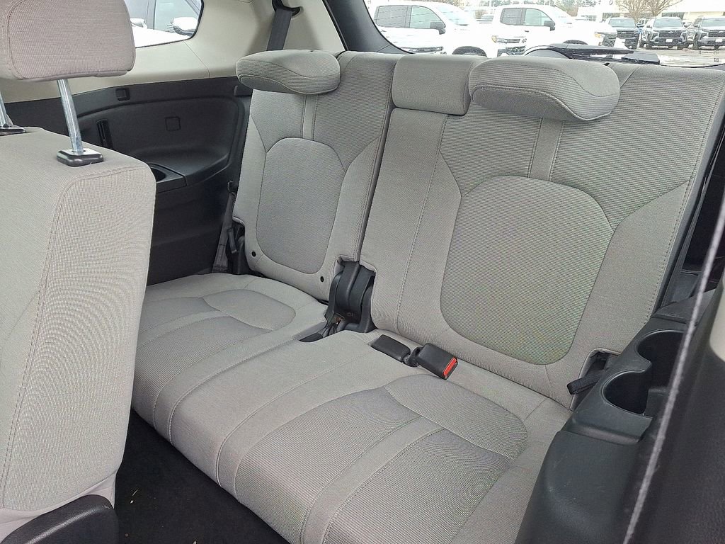 Used 2023 Honda Pilot LX image 11