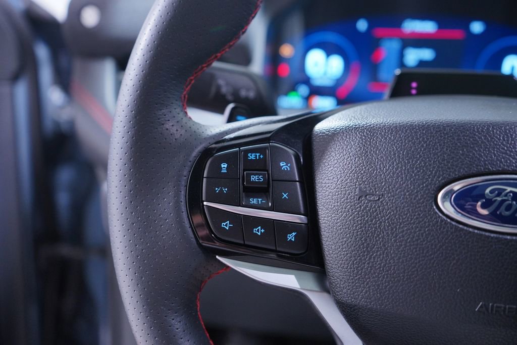 Used 2025 Ford Explorer ST image 21