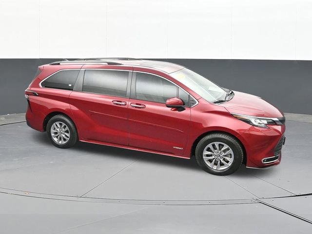 Used 2021 Toyota Sienna XLE image 63
