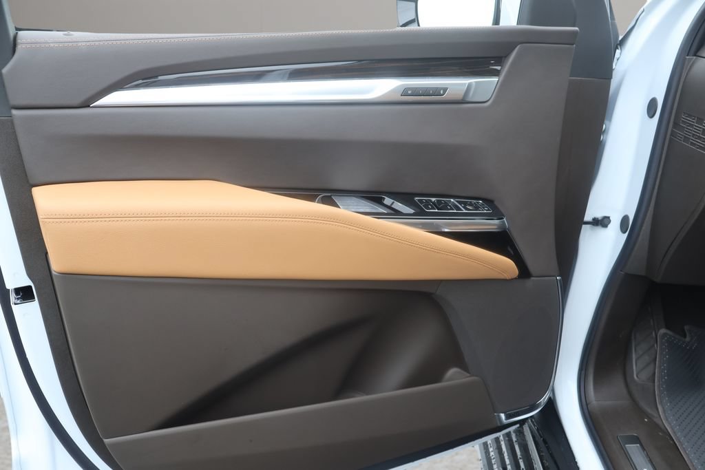New 2026 Cadillac Escalade ESV Luxury w/ Touring Package RWD image 9