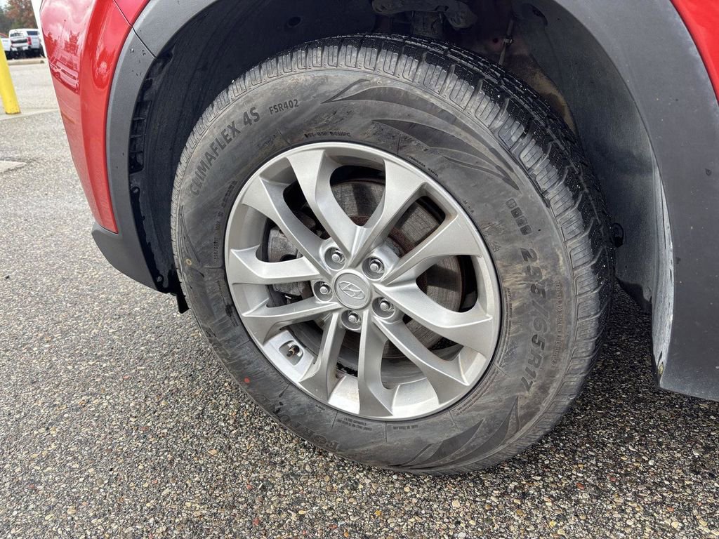 Used 2019 Hyundai Santa Fe SE image 9