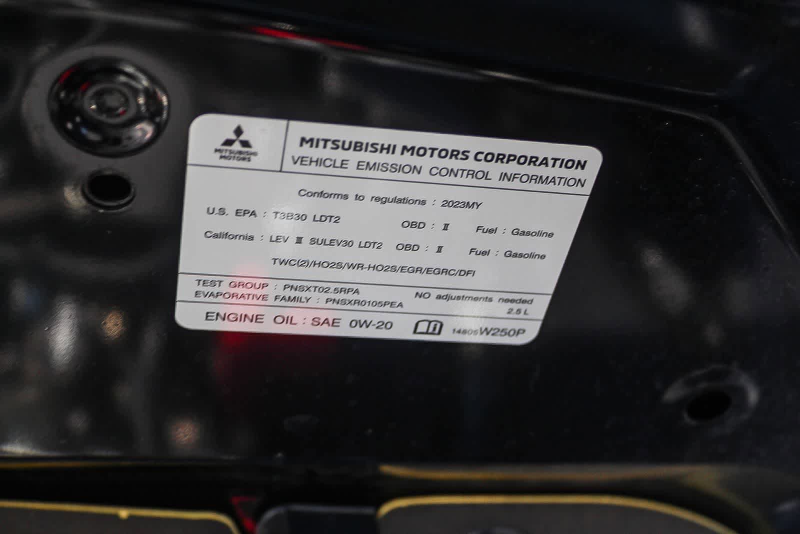 Used 2023 Mitsubishi Outlander SE image 39
