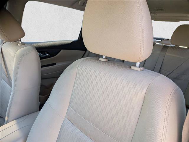 Used 2020 Nissan Rogue SV w/ Premium Package FWD image 17