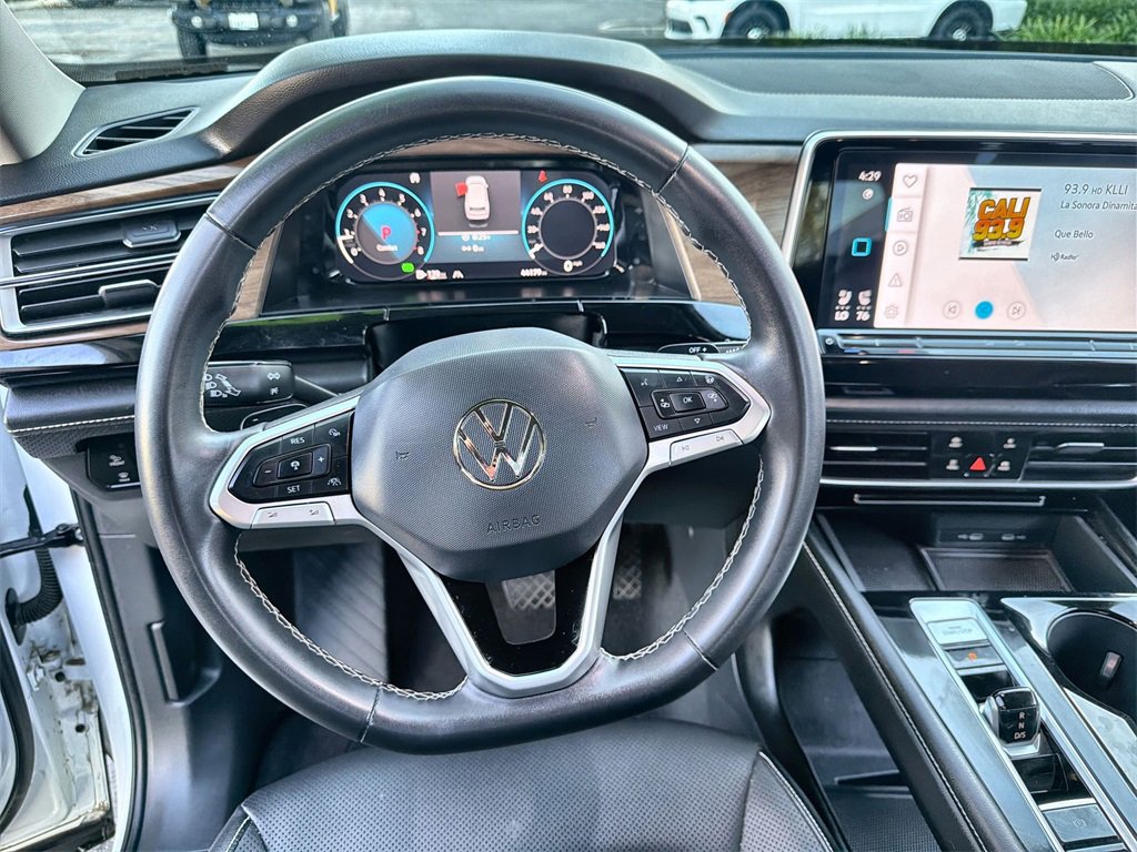 Used 2024 Volkswagen Atlas SE w/ Black Wheel Package image 11