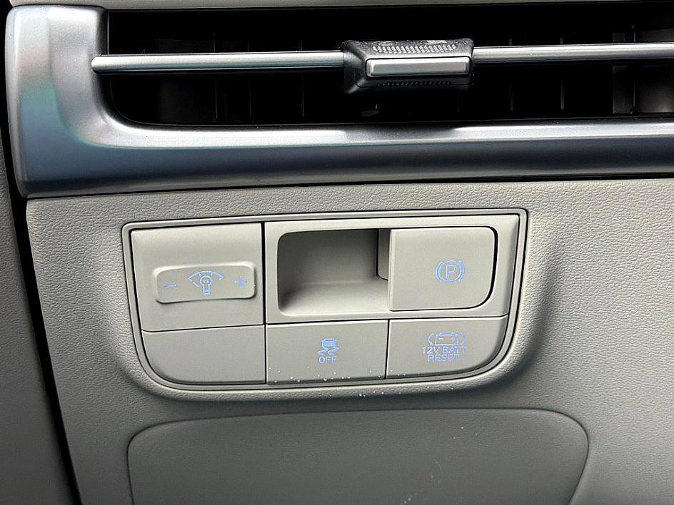 New 2026 Hyundai Tucson Blue SE image 14