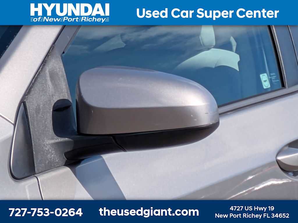 Used 2015 Toyota Corolla LE FWD image 11