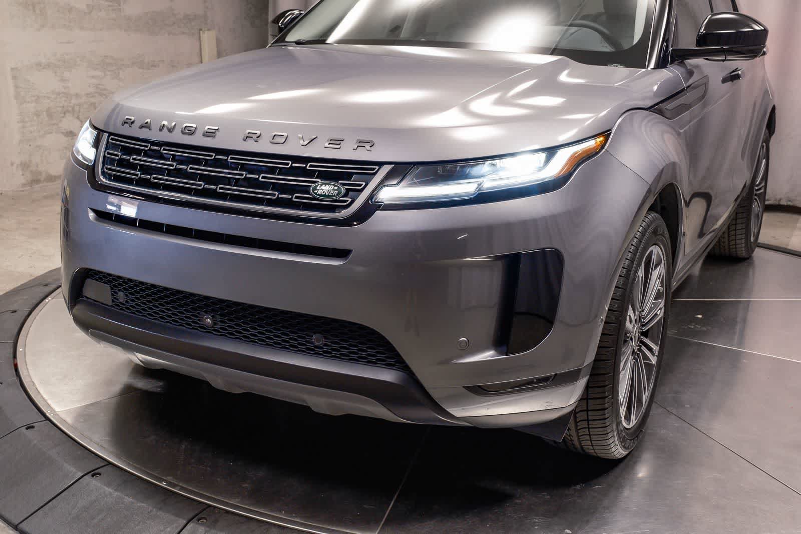 Used 2025 Land Rover Range Rover Evoque S AWD/4WD image 11