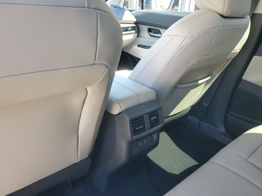 Certified 2025 Nissan Murano SL w/ Cargo Package AWD/4WD image 17