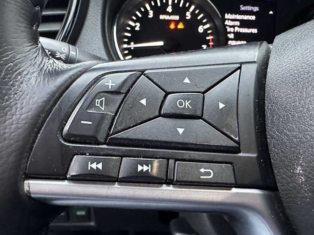 Used 2018 Nissan Rogue SV w/ Premium Package image 24