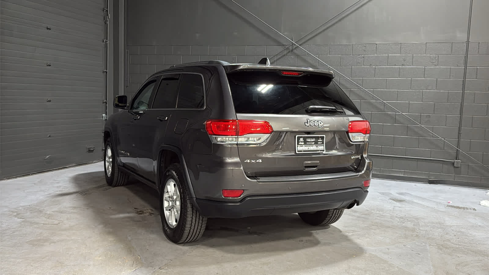 Used 2019 Jeep Grand Cherokee Laredo AWD/4WD image 6