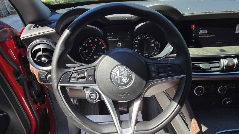 Used 2019 Alfa Romeo Stelvio Ti AWD/4WD image 20