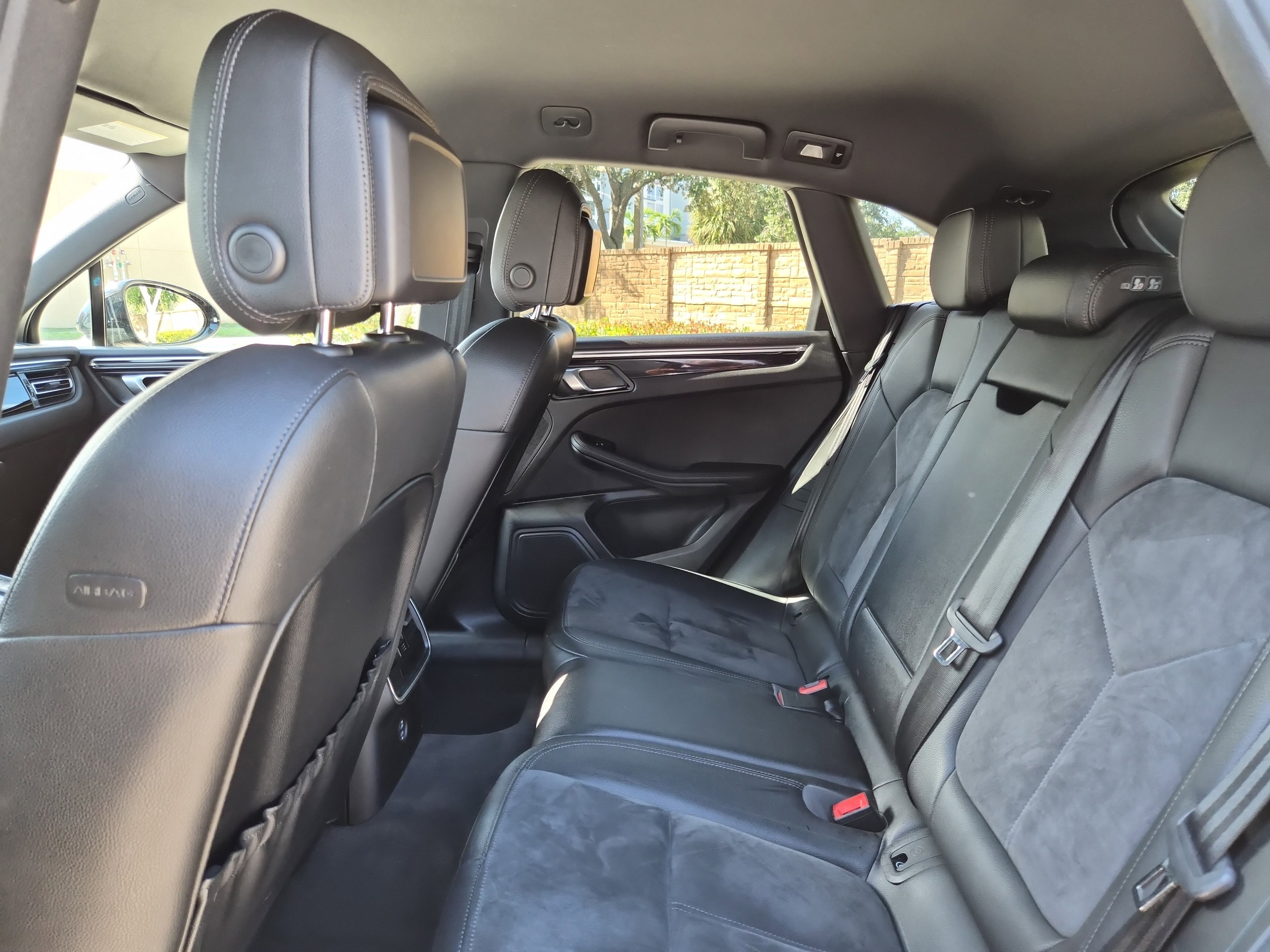 Used 2020 Porsche Macan image 14