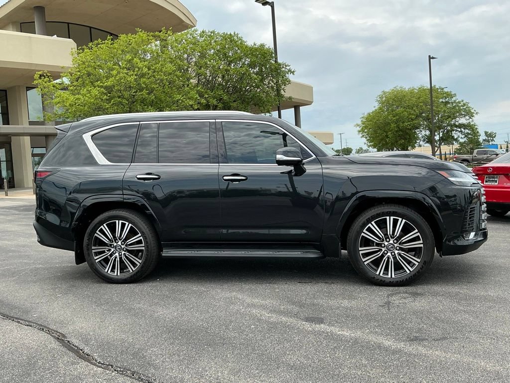 New 2026 Lexus LX 600 4WD w/ Accessory Package (2T) image 2