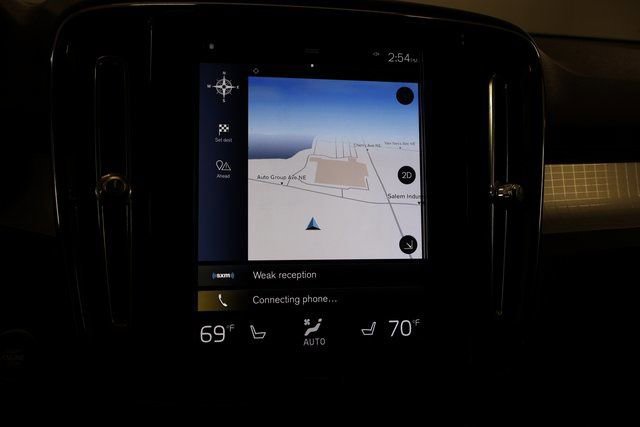 Used 2020 Volvo XC40 T5 Momentum w/ Protection Package image 22