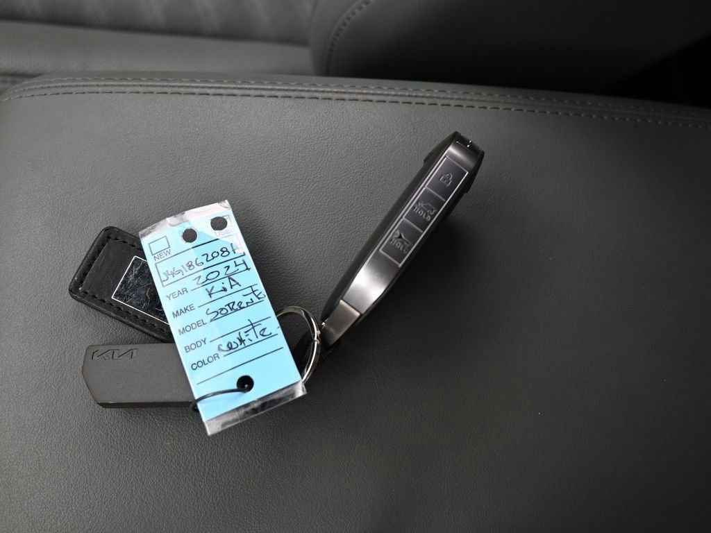 Used 2024 Kia Sorento SX Prestige w/ Sage Leather Package image 19