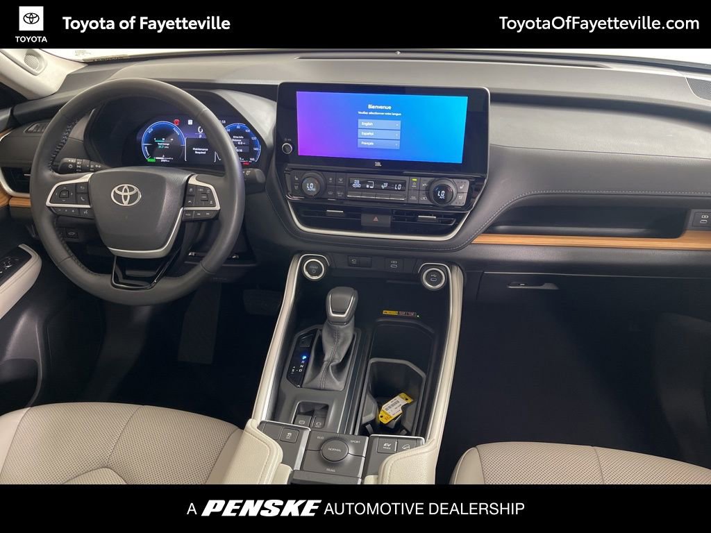 Used 2024 Toyota Grand Highlander Limited image 17