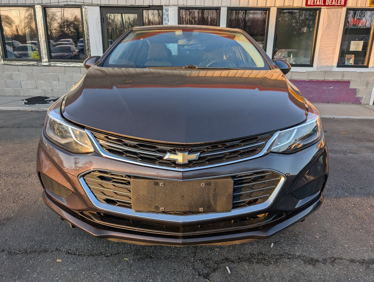 Used 2017 Chevrolet Cruze LT w/ Convenience Package image 2