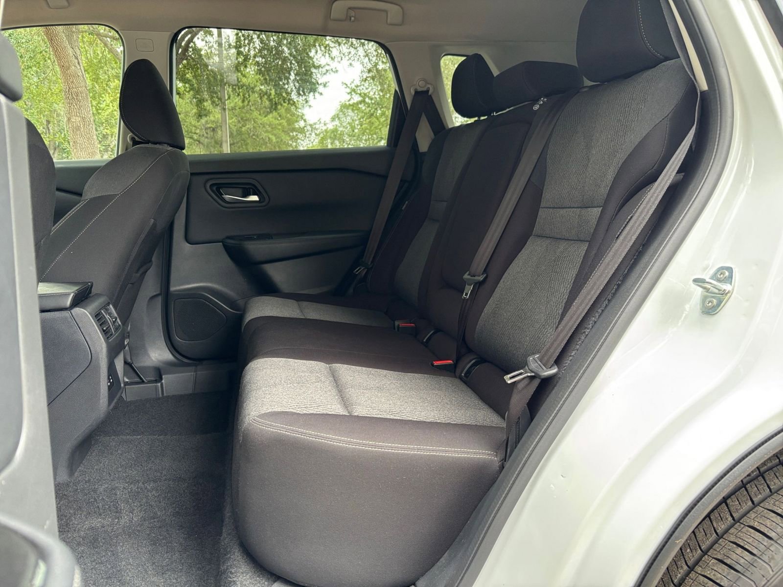 Used 2025 Nissan Rogue SV FWD image 27