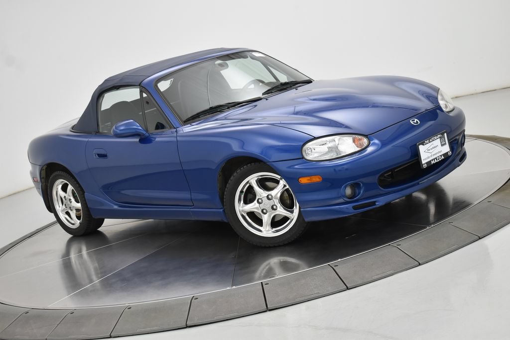 Used 1999 MAZDA MX-5 Miata 10th Anniversary Edition RWD image 2