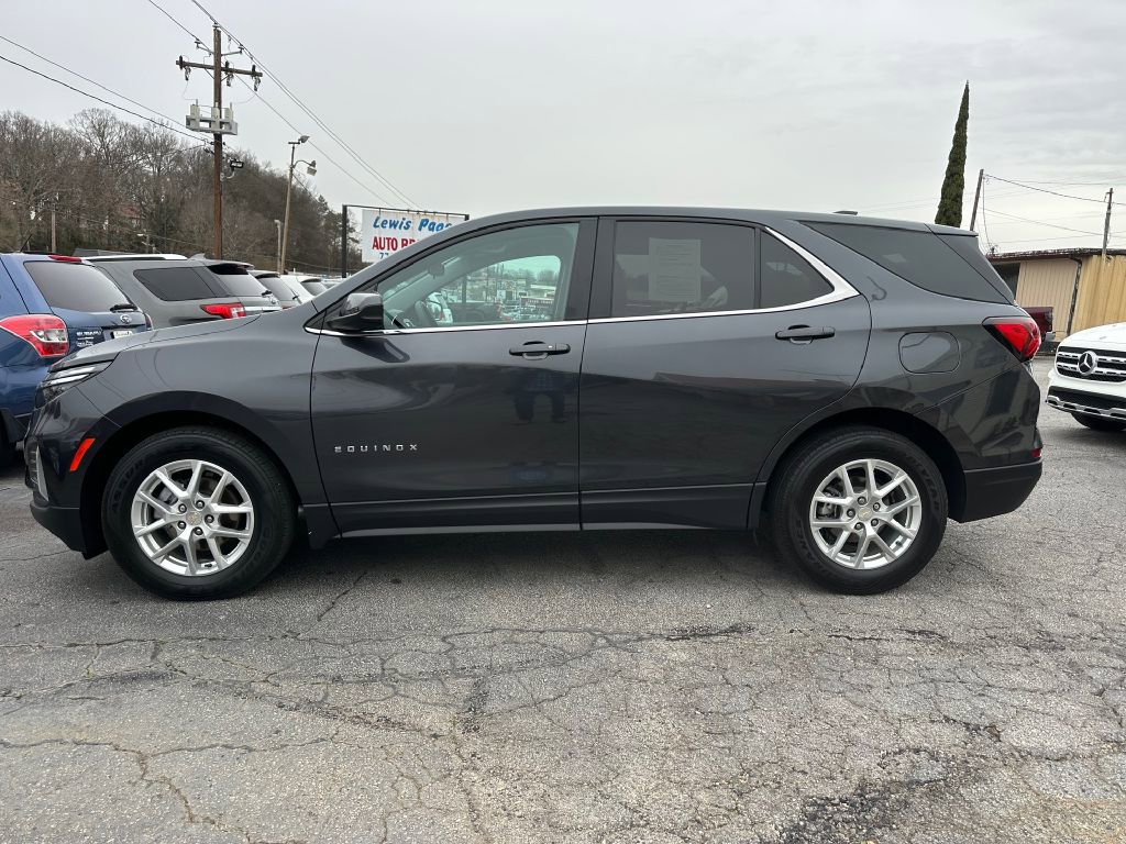 Used 2023 Chevrolet Equinox LT w/ Driver Convenience Package image 2