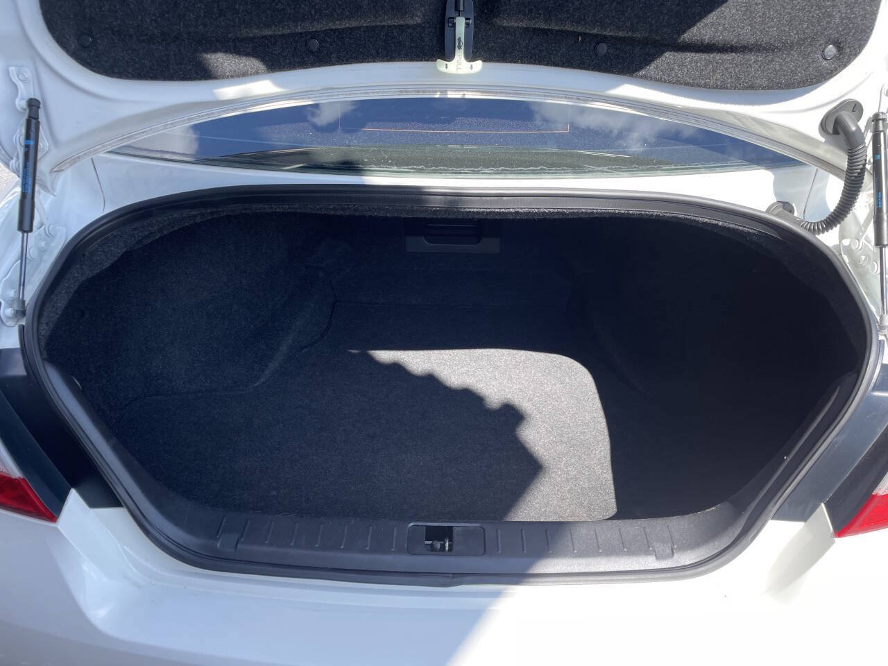 Used 2013 INFINITI M37 w/ Premium Pkg RWD image 8